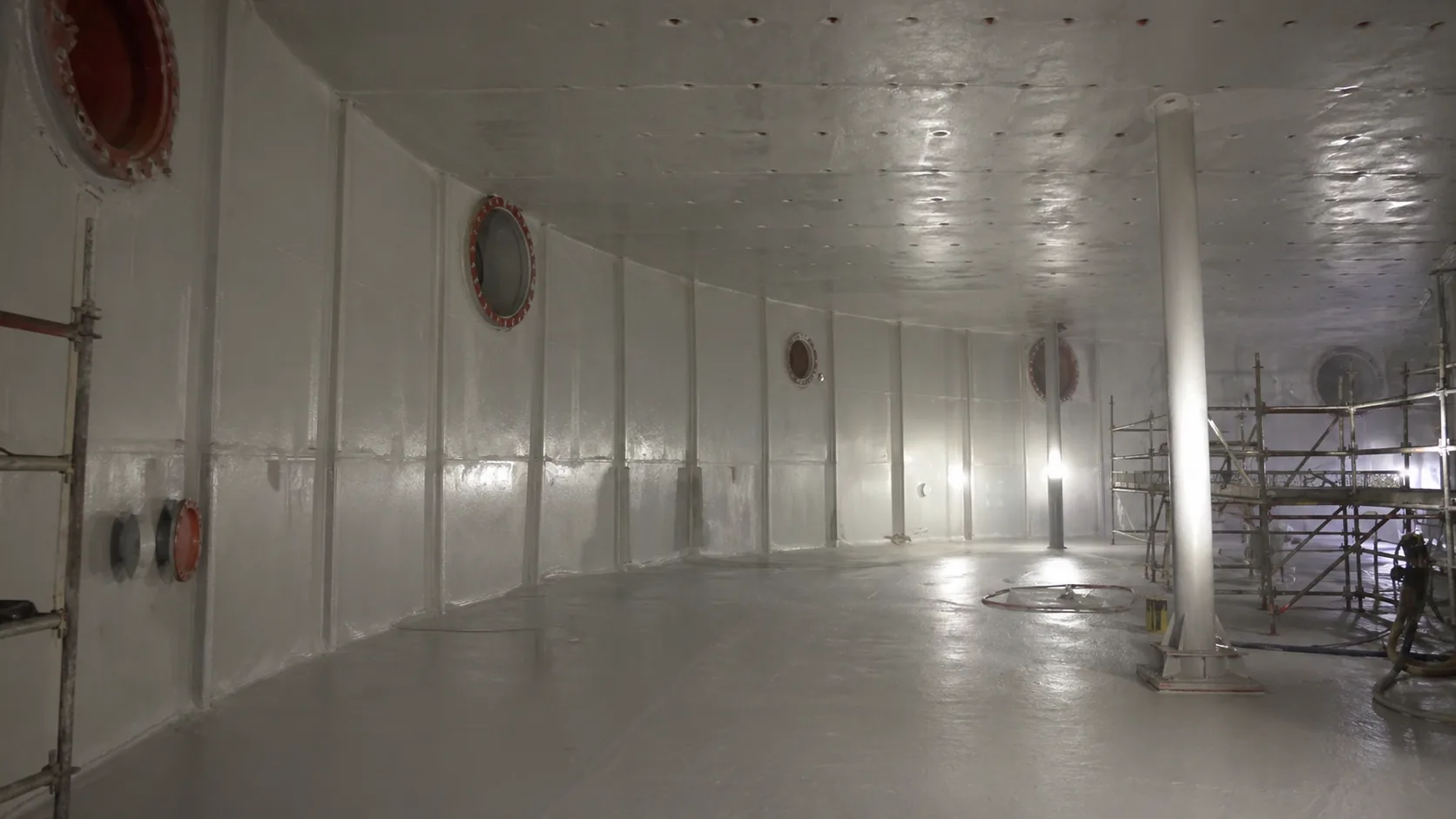 BW3-9512 petrochemical heavy-duty polyurea anticorrosion protective coating applied inside a tank