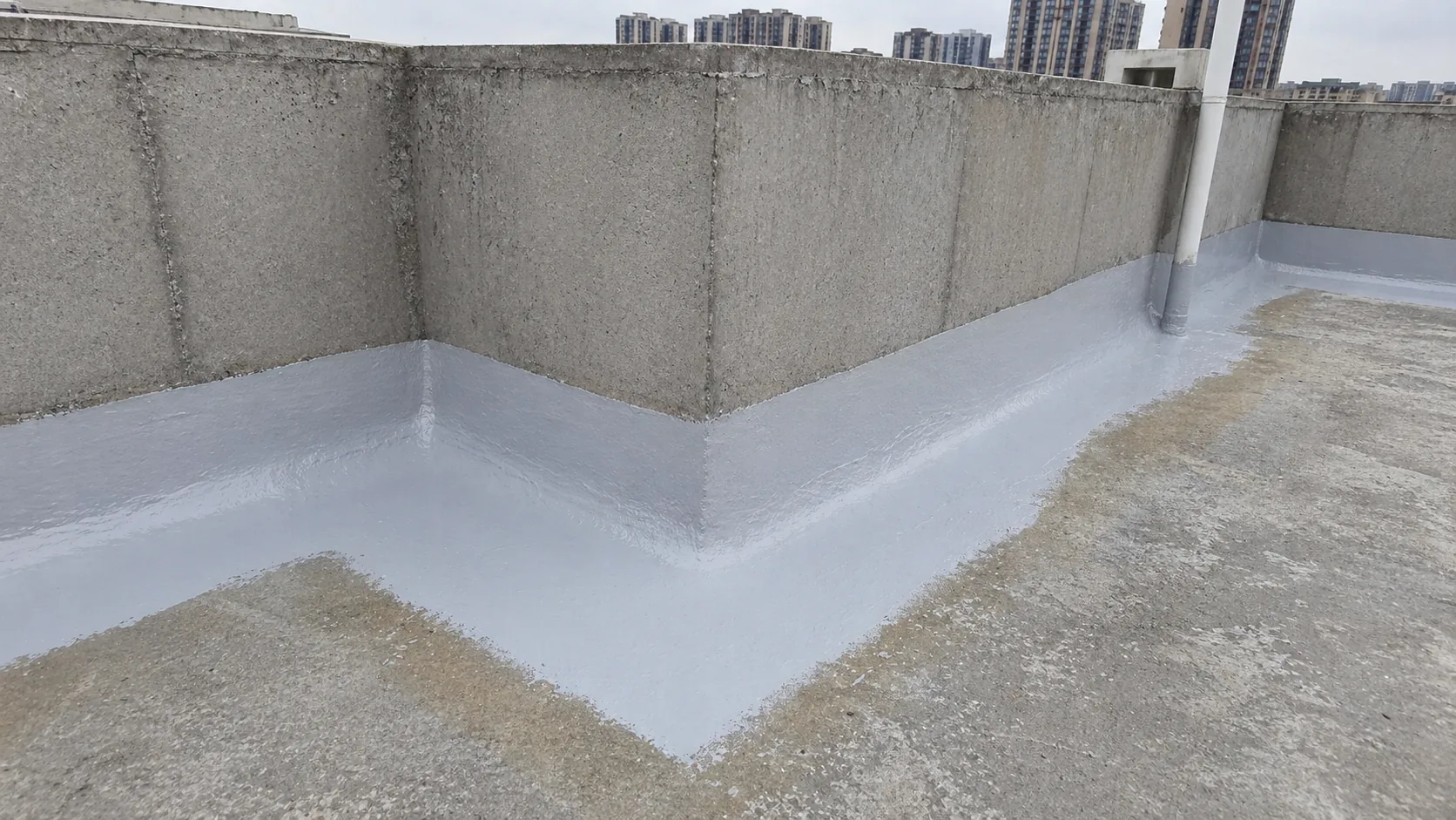 BW6-9526 hand-applied thick-film polyurea waterproof anticorrosion coating applied around a concrete wall corner