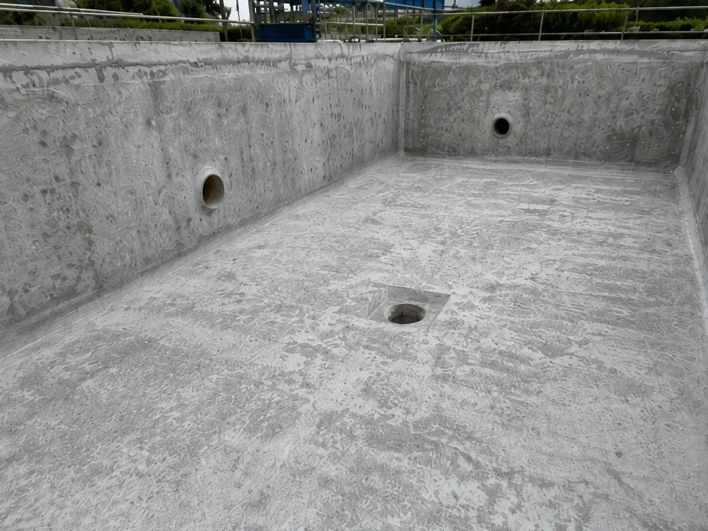 Concrete wastewater tank surface preparation before anti-corrosion protection