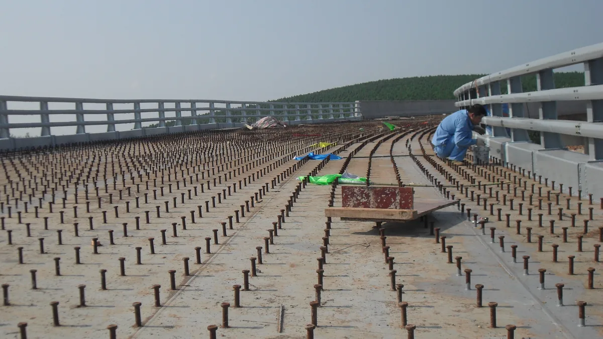 Bridge steel guardrail with BW6-959 protective coating and BW0-8028 exposed anti-corrosion topcoat