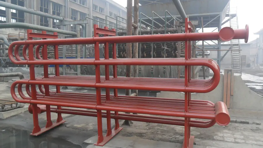 Chemical plant cooling water discharge pipe with single-component polyurea coating