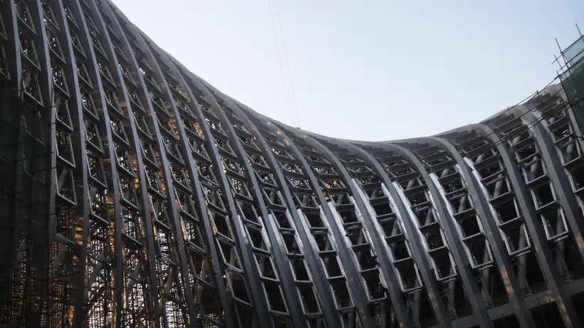 Exposed architectural steel ribs with anti-corrosion coating