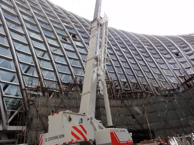 High-level steel structure anti-corrosion coating application