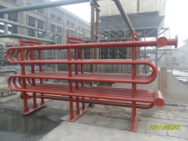 Chemical plant cooling water discharge pipe with single-component polyurea coating