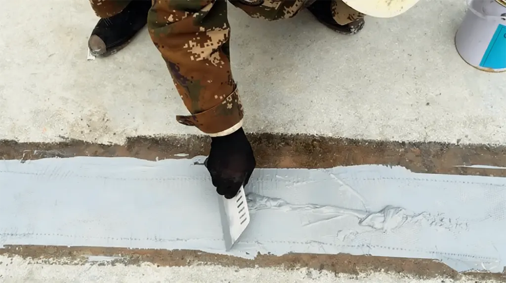Local joint detail treatment on reservoir concrete before waterproofing coating