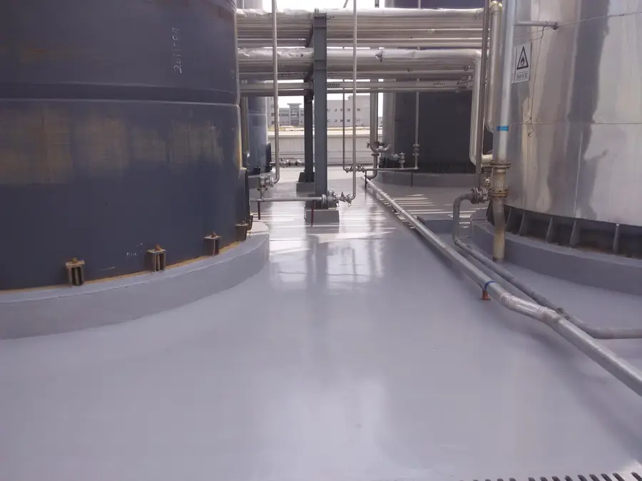Outdoor containment floor with BW0-8027 protective topcoat