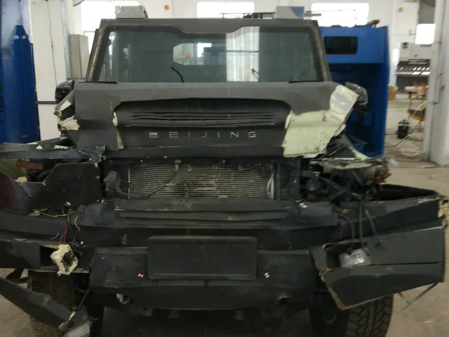 Special-purpose vehicle exterior repaired before BW8008 primer and polyurea coating