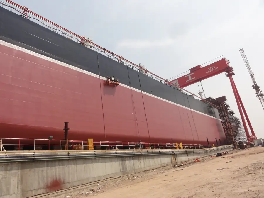 Finished ship exterior hull protective coating with BW0-8027 topcoat