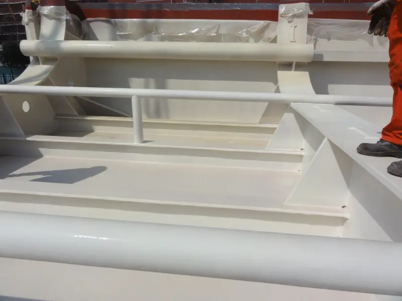 Ship internal steel structure coating around stiffeners and pipe openings