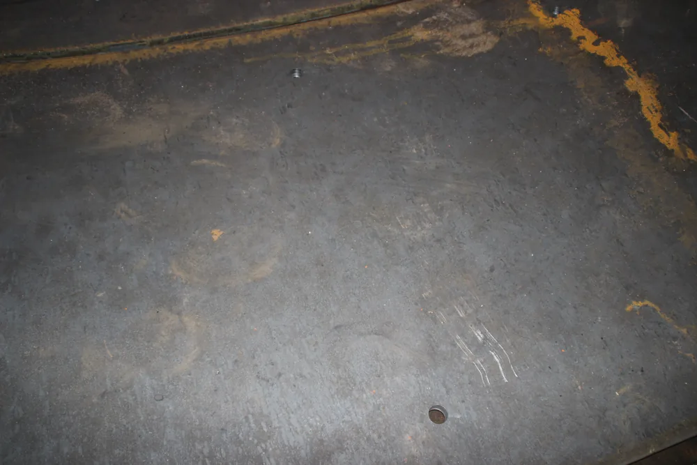 Oxidized steel plate surface before tunnel coating treatment