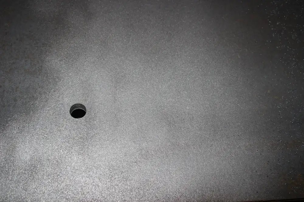 Steel plate surface prepared to Sa 2.5 before polyurea coating