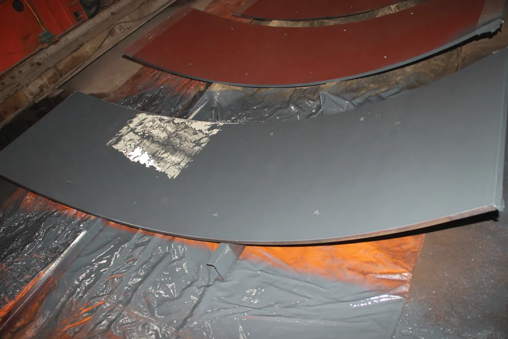 BW3-9007 spray polyurea protection on curved steel plate